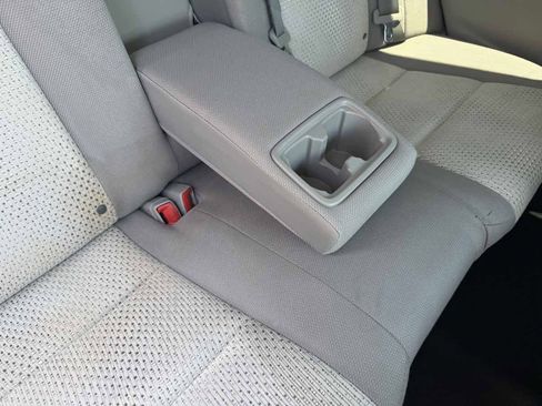 Used 2013 Toyota Camry LE FWD image 32