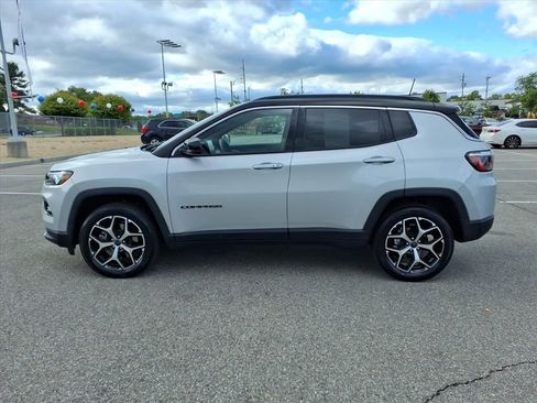 Used 2025 Jeep Compass Limited AWD/4WD image 8