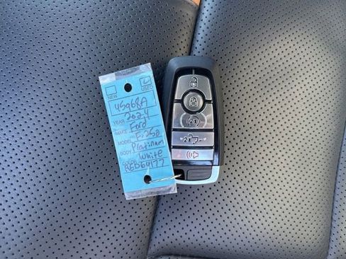 Certified 2024 Ford F250 Platinum image 28
