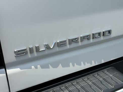 Used 2024 Chevrolet Silverado 2500 High Country w/ High Country Premium Package AWD/4WD image 12
