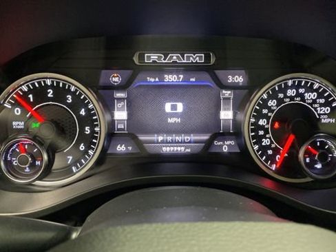 Used 2020 RAM 1500 Laramie AWD/4WD image 17