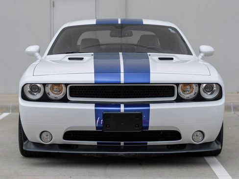 Used 2011 Dodge Challenger SRT8 RWD image 16