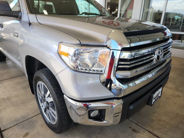 Used 2016 Toyota Tundra SR5 w/ SR5 Upgrade Package AWD/4WD image 8