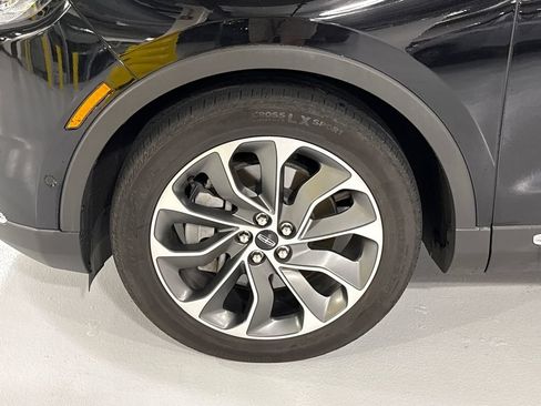 Used 2023 Lincoln Nautilus Reserve w/ Equipment Group 201A AWD/4WD image 8