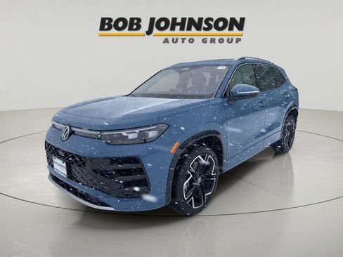 New 2026 Volkswagen Tiguan SEL R-Line image 3