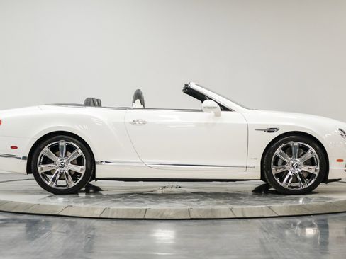 Used 2016 Bentley Continental GT image 16
