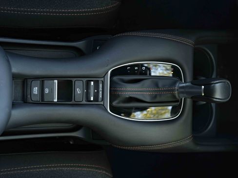 Used 2025 Honda HR-V Sport image 27