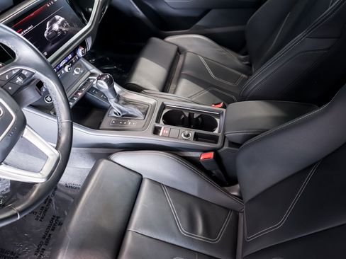 Used 2023 Audi Q3 2.0T Premium w/ Black Optic Sport Package image 17