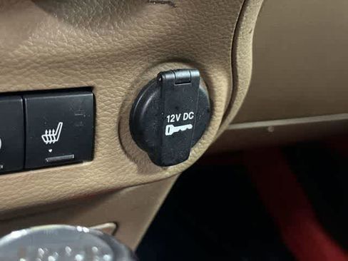 Used 2017 Jeep Wrangler Unlimited Sahara w/ Connectivity Group AWD/4WD image 23