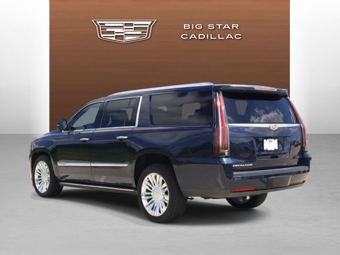 Used 2019 Cadillac Escalade ESV Platinum AWD/4WD image 3