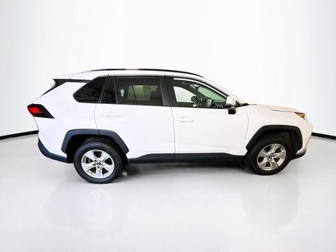 Used 2021 Toyota RAV4 XLE w/ Convenience Package AWD/4WD image 4