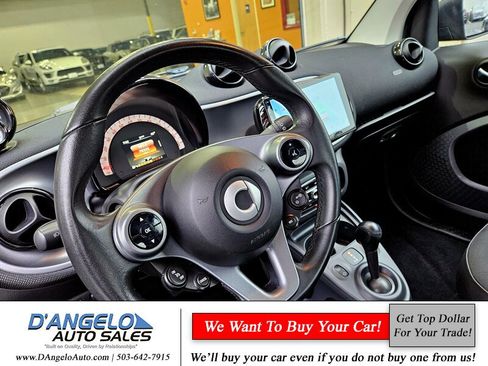 Used 2016 smart fortwo passion image 19