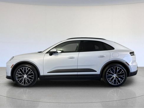 New 2026 Porsche Macan 4 Electric image 2