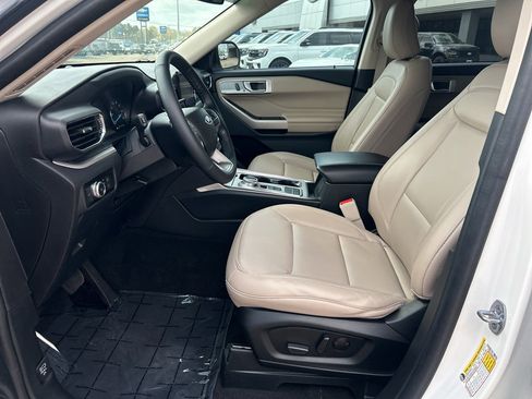 Used 2022 Ford Explorer XLT w/ Equipment Group 202A image 20