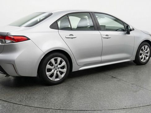 Used 2025 Toyota Corolla LE FWD image 9
