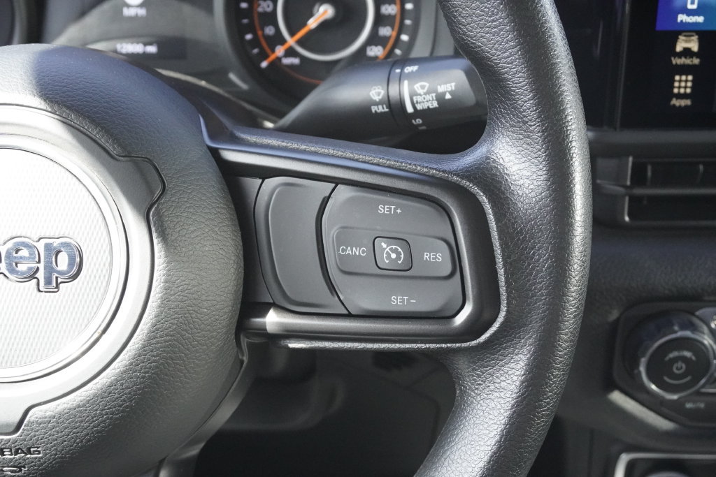 Used 2025 Jeep Gladiator Sport AWD/4WD image 13
