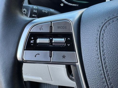 Used 2024 Kia Telluride EX w/ EX Captain's Chair Package image 21