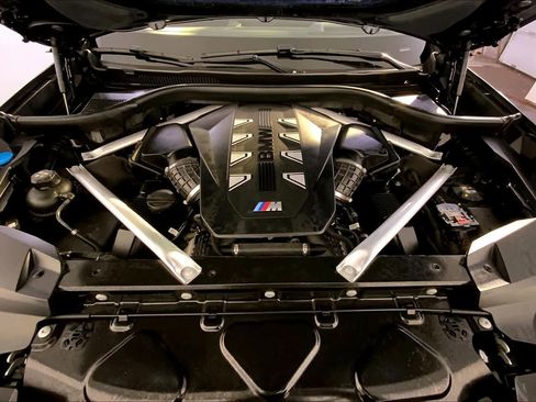 Used 2024 BMW X7 M60i w/ Executive Package image 32