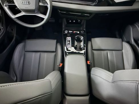 Used 2025 Audi Q6 e-tron Premium Plus image 19