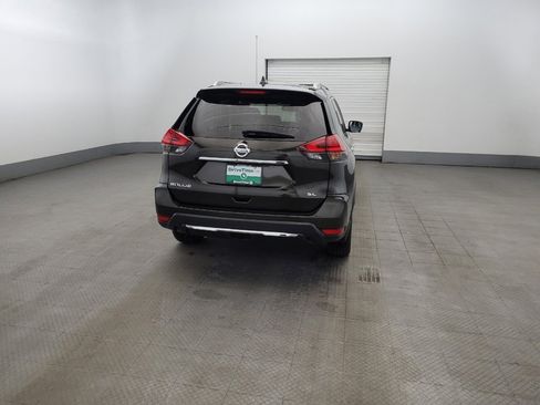 Used 2017 Nissan Rogue SL w/ SL Premium Package FWD image 7