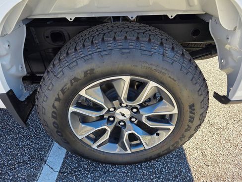 Certified 2025 Chevrolet Silverado 1500 RST image 30
