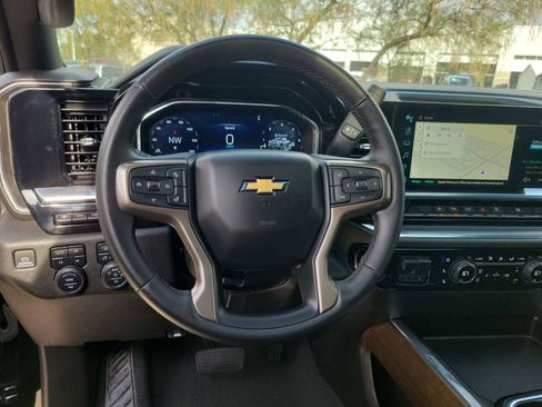 Used 2024 Chevrolet Silverado 2500 High Country w/ High Country Premium Package image 15