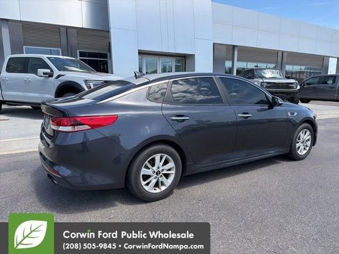 Used 2017 Kia Optima LX FWD image 3