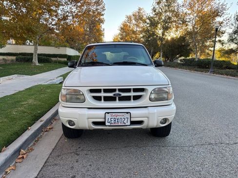 Used 1999 Ford Explorer Limited image 8