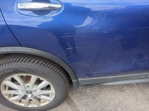 Used 2018 Nissan Rogue SV w/ Premium Package AWD/4WD image 17