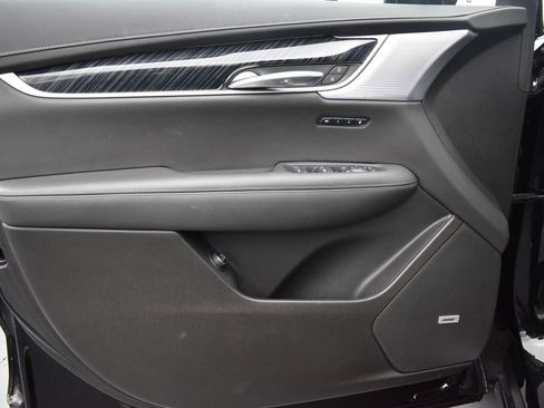 Certified 2024 Cadillac XT6 Premium Luxury w/ LPO, Floor Liner Package image 9