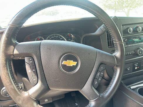 Used 2022 Chevrolet Express 3500 w/ Power Convenience Package RWD image 18