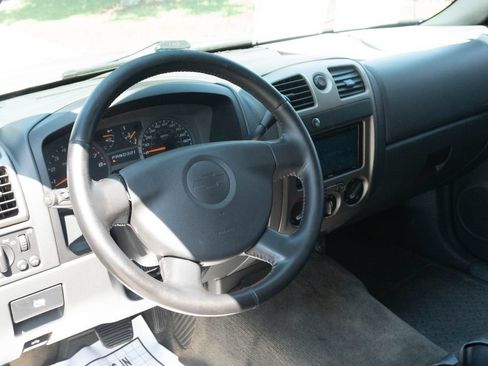 Used 2005 Chevrolet Colorado LS RWD image 15