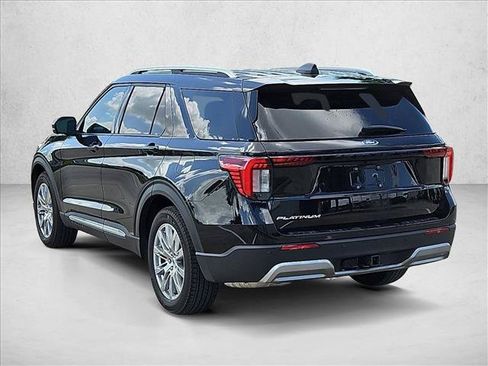 Used 2025 Ford Explorer Platinum RWD image 7