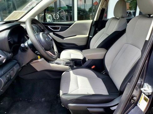 Used 2023 Subaru Forester AWD/4WD image 11