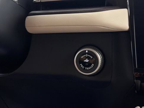New 2027 Lincoln Navigator L Premier AWD/4WD image 31