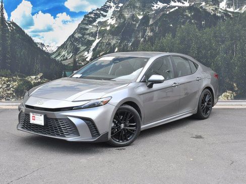 Certified 2025 Toyota Camry SE FWD image 6