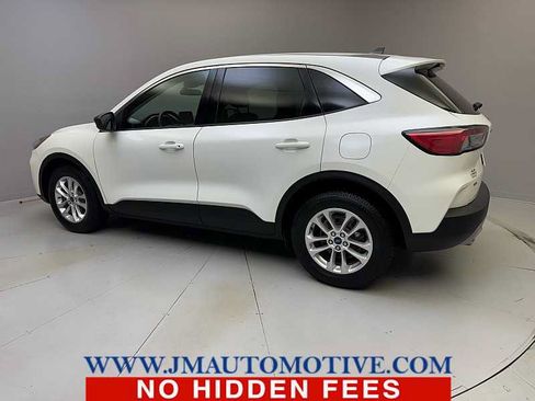 Used 2022 Ford Escape SE FWD image 3