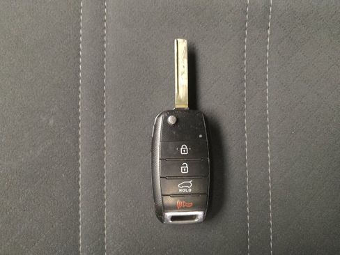 Used 2019 Kia Sorento LX image 32