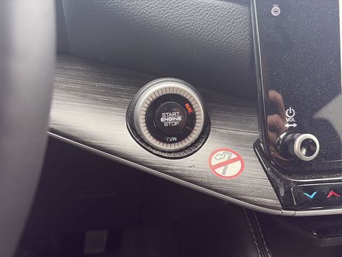 Used 2024 Jeep Wagoneer Series II image 15