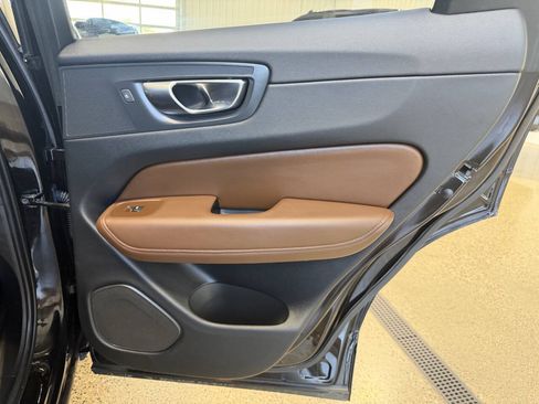 Used 2023 Volvo XC60 B5 Plus AWD/4WD image 27
