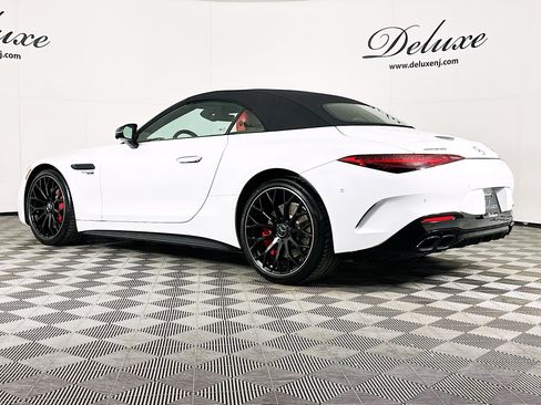 Used 2022 Mercedes-Benz SL 55 AMG 4MATIC w/ Driver Assistance Package image 4