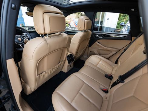 Used 2018 Porsche Macan Sport Edition image 29