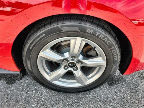 Used 2015 Ford Mustang Coupe RWD image 19