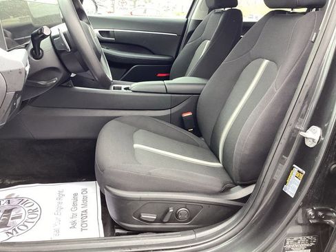 Used 2025 Hyundai Sonata SEL FWD image 12