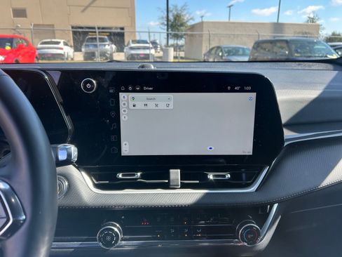 Used 2025 Chevrolet Equinox LT image 21