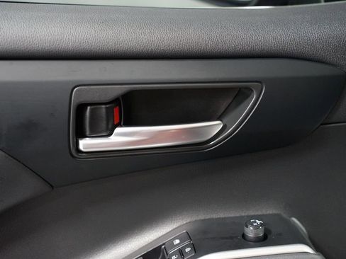 Certified 2023 Toyota Highlander XLE image 33