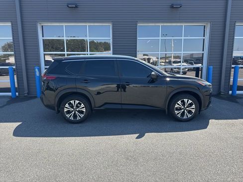 Used 2022 Nissan Rogue SV w/ SV Premium Package image 4