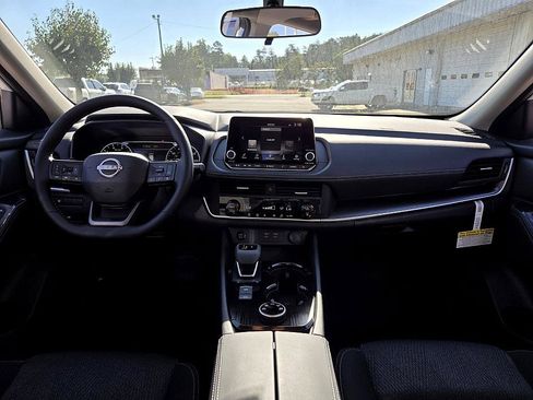 New 2026 Nissan Rogue SV image 10