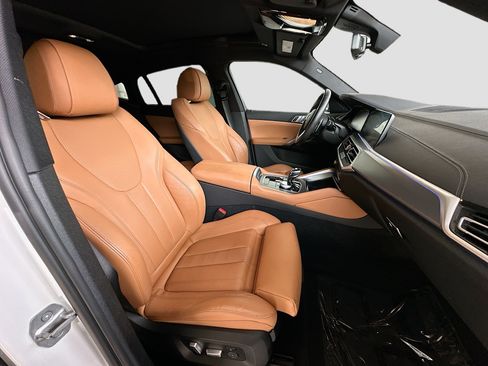 Used 2022 BMW X6 xDrive40i w/ M Sport Package AWD/4WD image 29