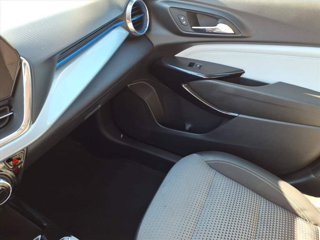 Used 2025 Chevrolet Trax LT FWD image 33